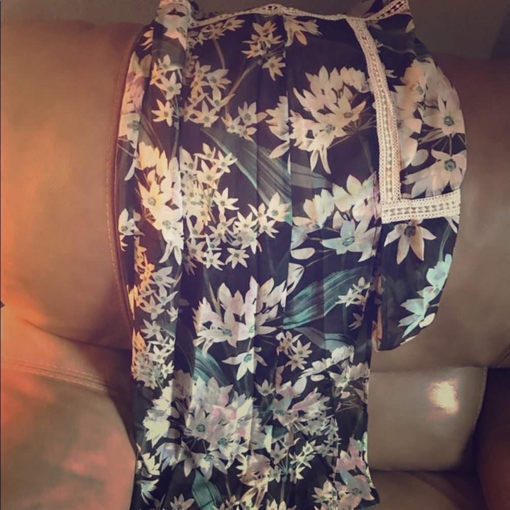 Miss me floral skirt. Size medium. Brand new.